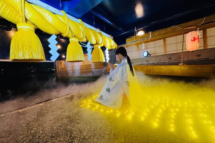 Miko Experience in Tokyo: Photoshoot in a Mystical Sea of Clouds — photo 5