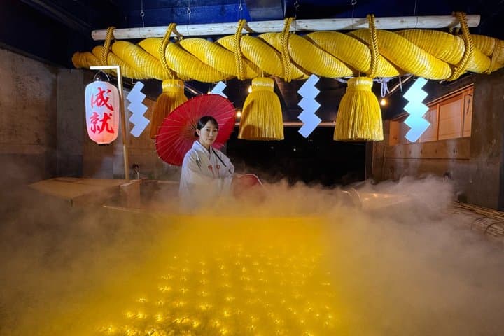 Miko Experience in Tokyo: Photoshoot in a Mystical Sea of Clouds — photo 6