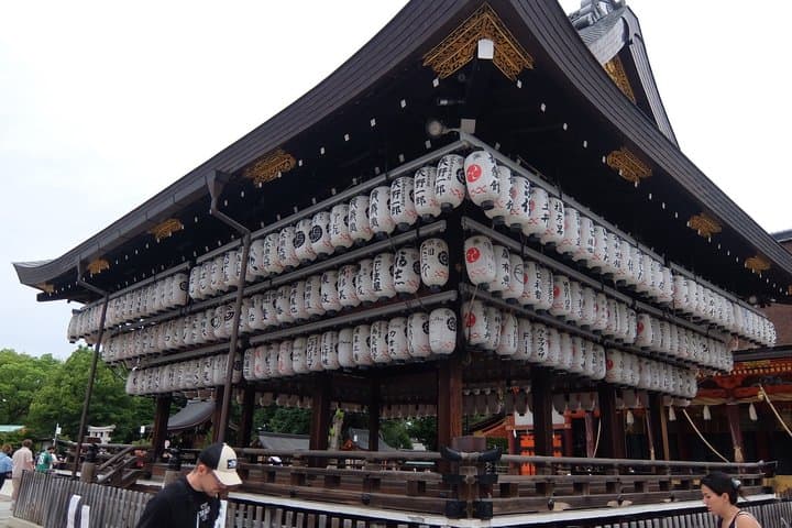 Kyoto: Meet the Geisha Maiko with Gion Walking Tour — photo 13