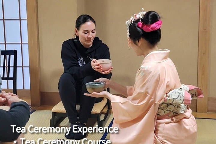 TOKYO:Traditional Geisha Show&(Japanese Dinner or tea ceremony) — photo 14