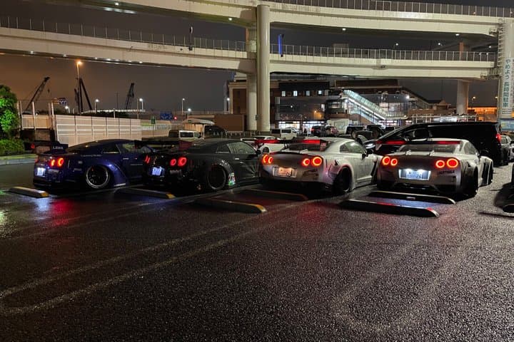 Daikoku Parking Area JDM Car Meet Tour by a Local Japanese Guide — photo 6
