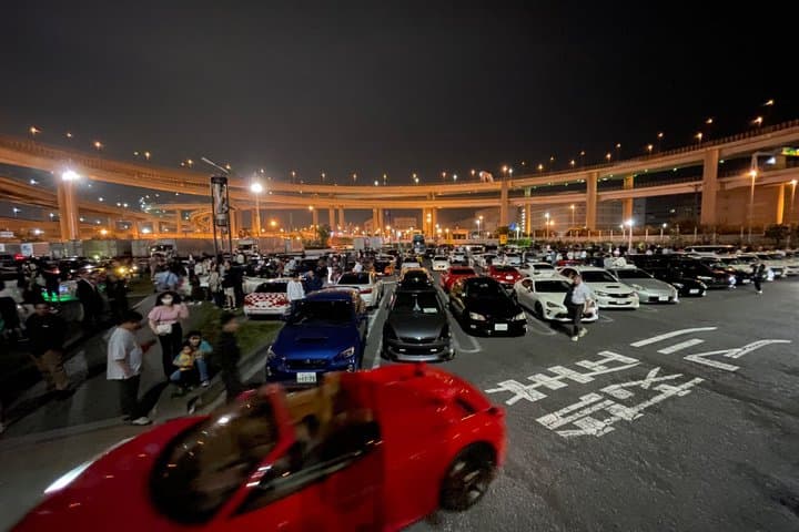 Daikoku Parking Area JDM Car Meet Tour by a Local Japanese Guide — photo 2
