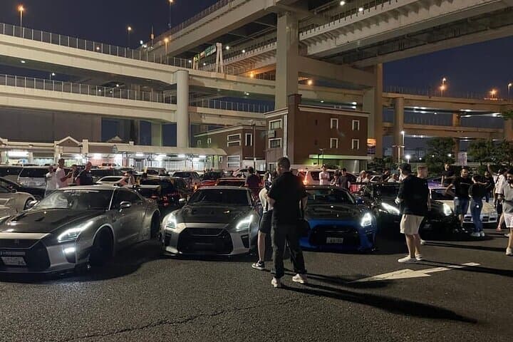 Daikoku Parking Area JDM Car Meet Tour by a Local Japanese Guide — photo 5