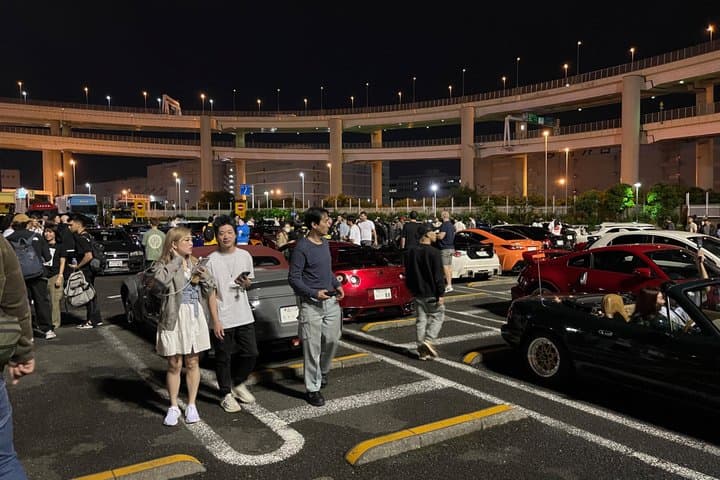 Daikoku Parking Area JDM Car Meet Tour by a Local Japanese Guide — photo 14