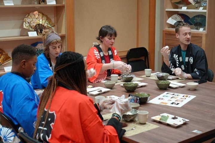 Mochi Pounding and Sushi Making Experience in Tokyo — photo 12