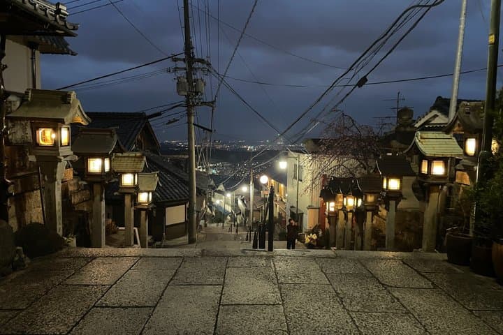 Ikoma Hozanji Temple Magical Night Walk Small Group — photo 6