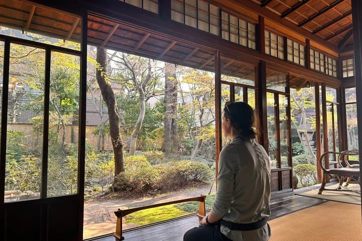 Tokyo Spring Flowering Gardens Tour with Gardener E-bike or Walk — photo 1