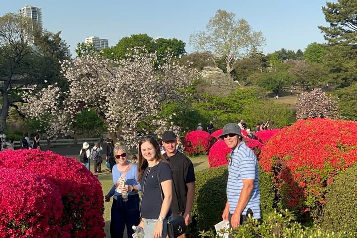 Tokyo Spring Flowering Gardens Tour with Gardener E-bike or Walk — photo 9