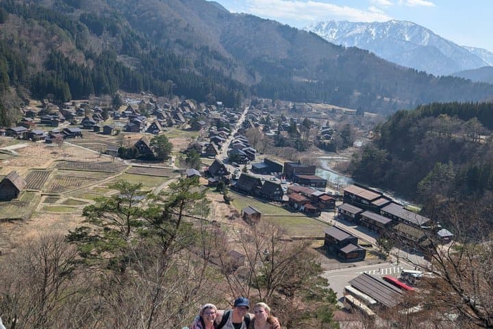 Shirakawago and Hida Takayama Guided Tours by Private Car — photo 7