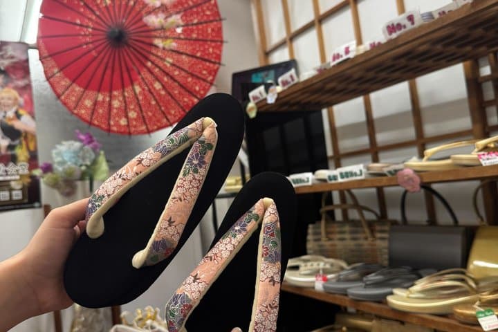 Asakusa Zori-Making: Craft Your Own Traditional Sandals — photo 1