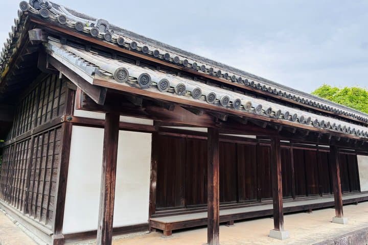 Tokyo Imperial Palace and Shogun Castle Walking Tour — photo 18