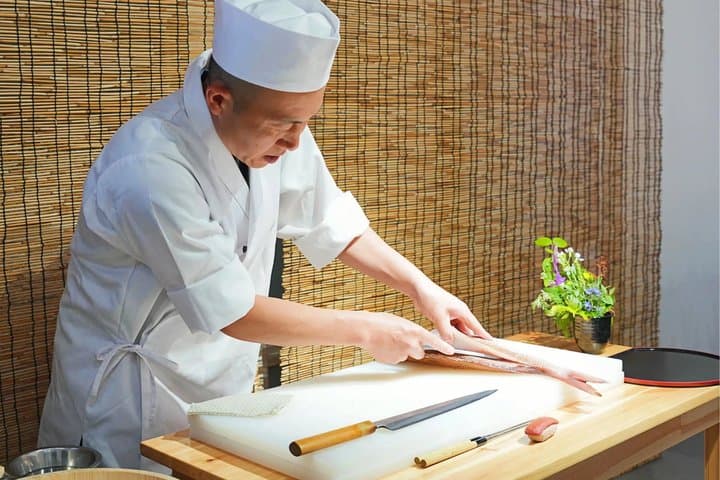 Tokyo Sushi Making Class in Tsukiji with Professional Chef — photo 5