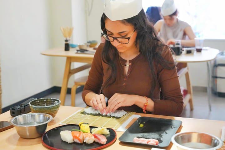 Tokyo Sushi Making Class in Tsukiji with Professional Chef — photo 20