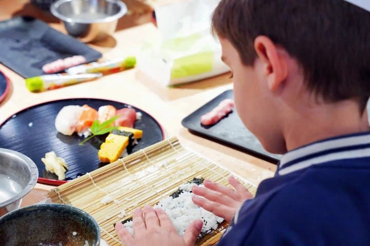 Tokyo Sushi Making Class in Tsukiji with Professional Chef — photo 8