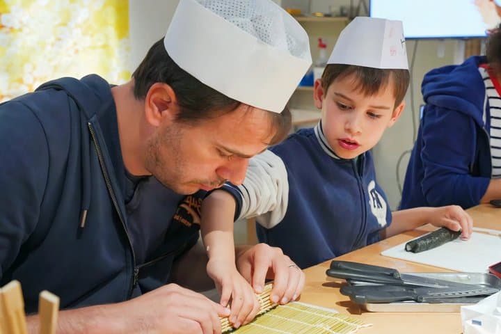 Tokyo Sushi Making Class in Tsukiji with Professional Chef — photo 10