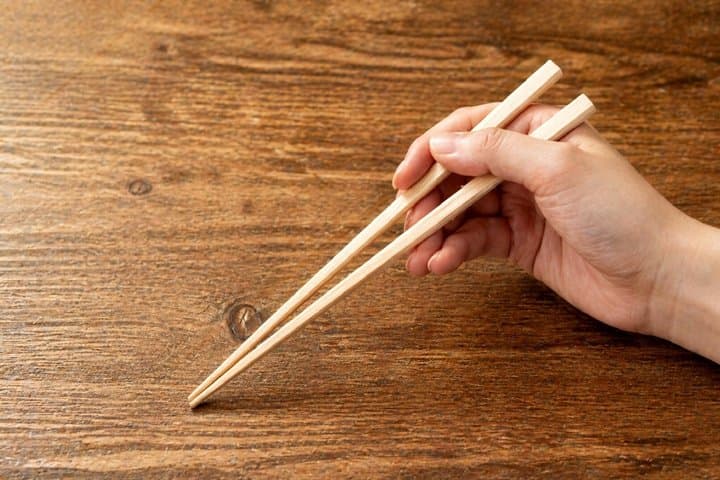 Chopstick Making Workshop with Souvenir in Osaka Castle Area — photo 3