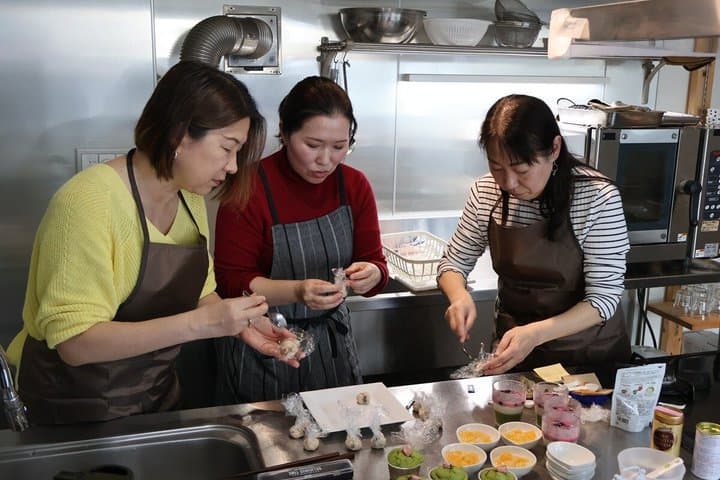 Tokyo Beauty Dessert Class: Amazake Sweets & Sakekasu Hand Mask — photo 9