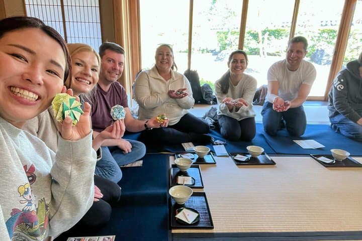 Himeji Castle Easy Bike Tour: Samurai History, Garden & Matcha — photo 7