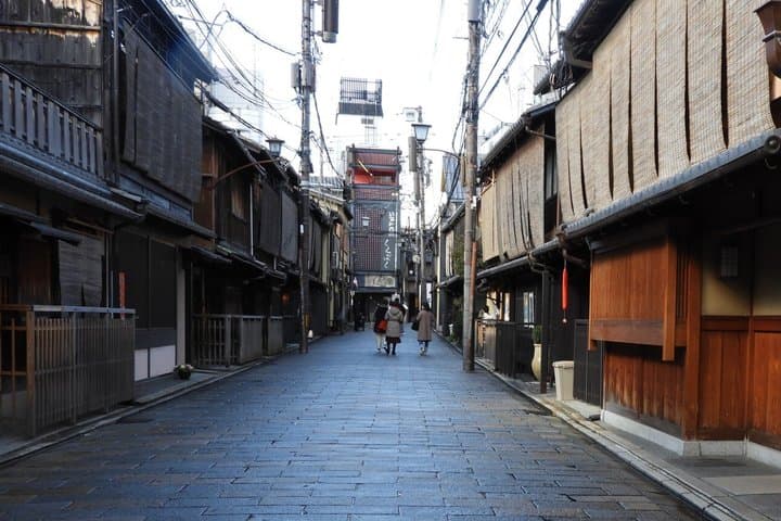 Kimono Dress in Gion Timeless Geisha District Walking Tour Kyoto — photo 16