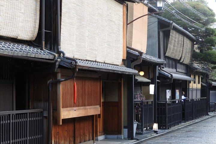 Kimono Dress in Gion Timeless Geisha District Walking Tour Kyoto — photo 17