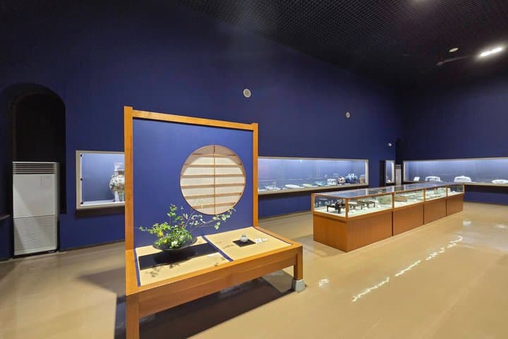 Ishikawa Kutani Ware and Choose Your Own Piece — photo 10