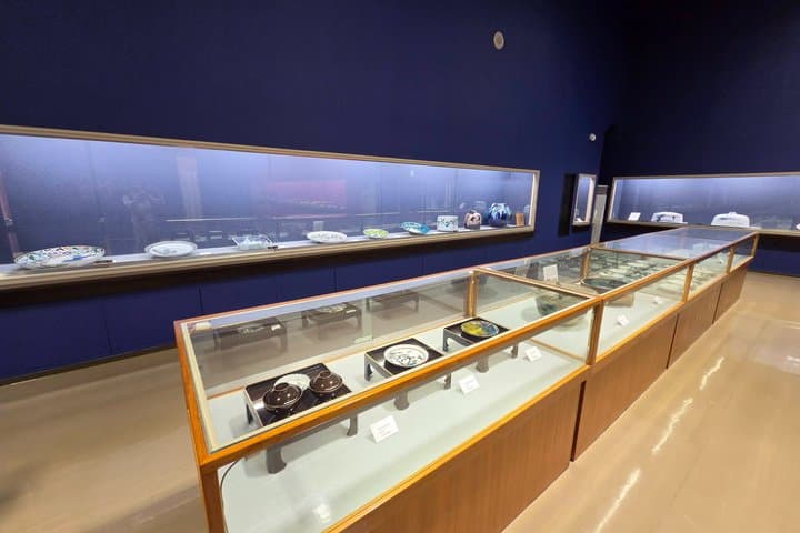 Ishikawa Kutani Ware and Choose Your Own Piece — photo 11