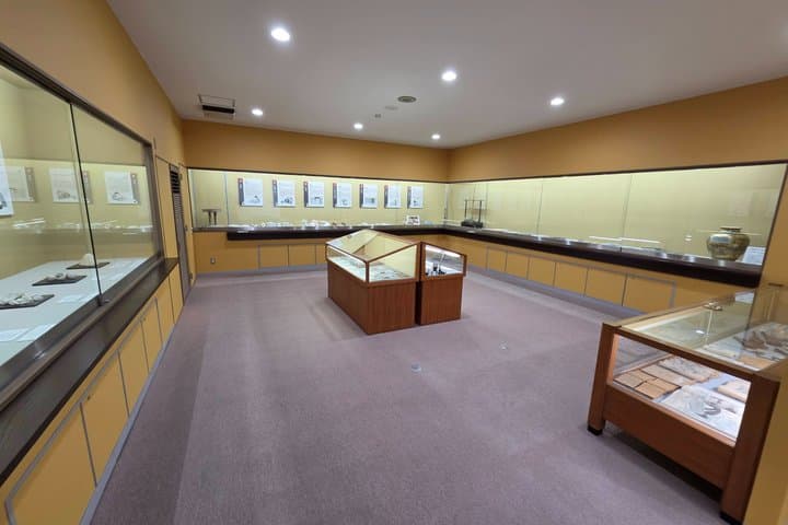 Ishikawa Kutani Ware and Choose Your Own Piece — photo 13