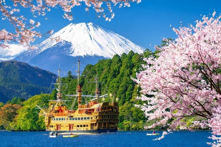 Mt. Fuji 5th Station, Owakudani Ropeway, Pirate Ship plus Outlet shopping!