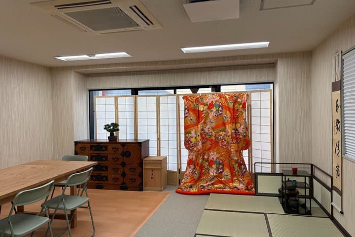 Art calligraphy hanging scroll in Asakusa — photo 7
