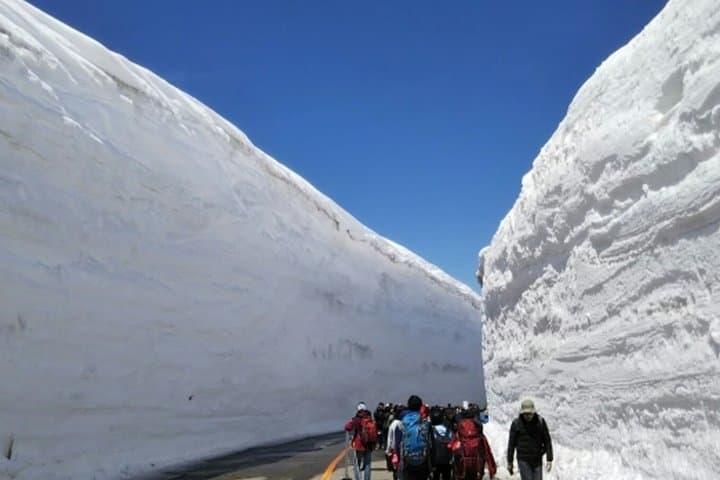 Tateyama Snow Wall ! Hida Takayama & Shirakawago FromOsaka/Ｎagoya — photo 17