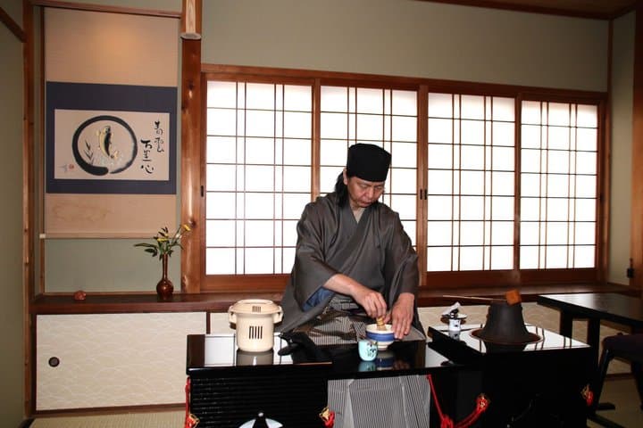 Kyoto :Tea Ceremony in 150 Years Townhouse with Tables and Chairs — photo 4