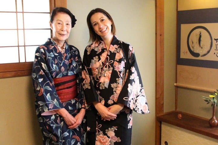 Kyoto :Tea Ceremony in 150 Years Townhouse with Tables and Chairs — photo 9