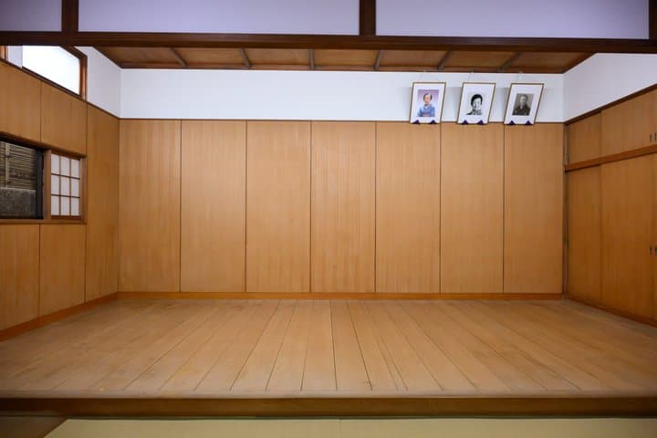 Tokyo Shibuya Geisha Meet and Dance Private Historic Stage Class — photo 7