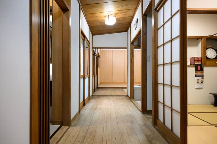 Tokyo Shibuya Geisha Meet and Dance Private Historic Stage Class — photo 10