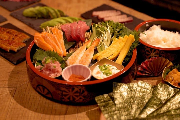 Authentic Hand Rolled Sushi Making Class in Shibuya in Tokyo — photo 1