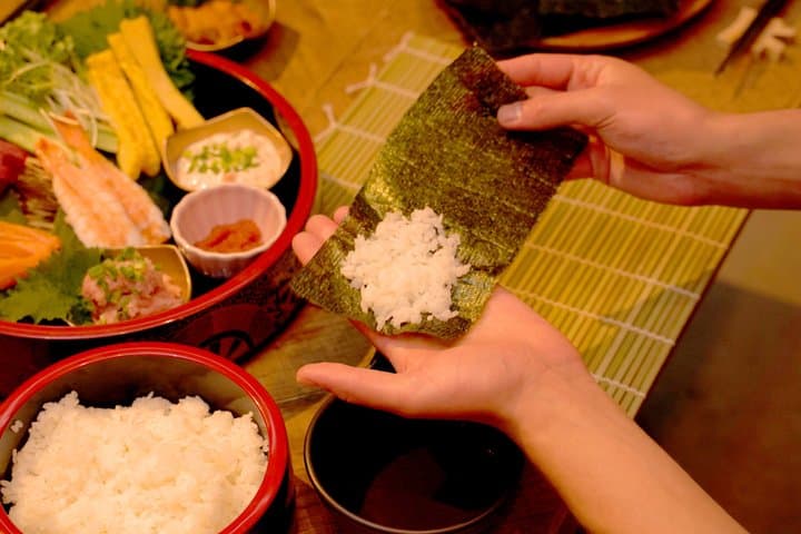 Authentic Hand Rolled Sushi Making Class in Shibuya in Tokyo — photo 5