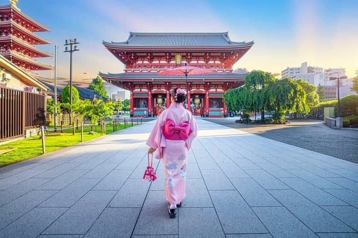 Asakusa Tokyo Photoshoot in Temple and Riverside Park