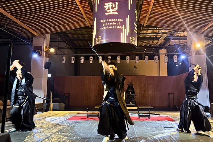 Osaka:Samurai Show & Experience /Optional Wagyu Sukiyaki — photo 4