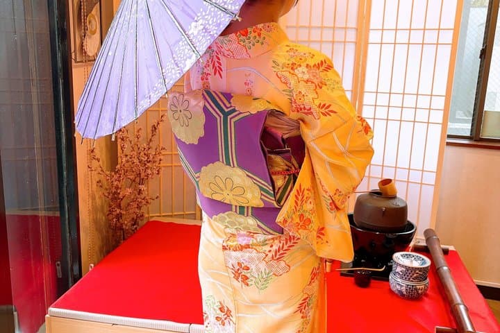 Private Tokyo Tea & Kimono: Use a National Treasure's Kettle — photo 1