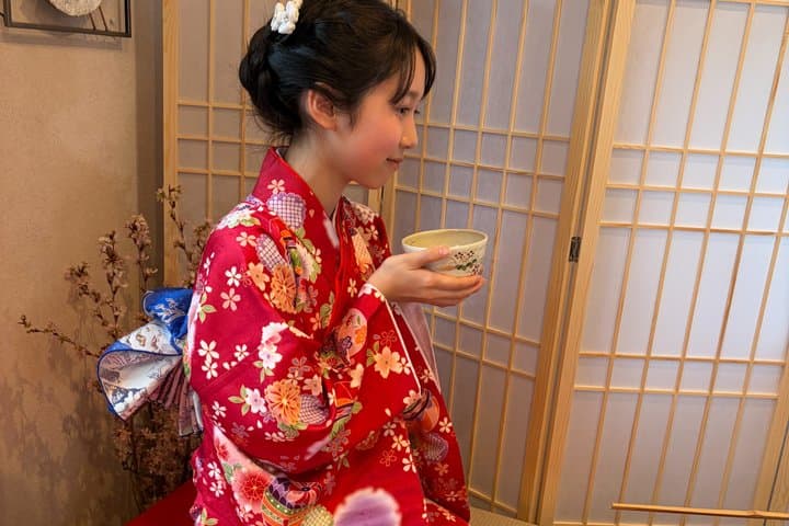 Private Tokyo Tea & Kimono: Use a National Treasure's Kettle — photo 9