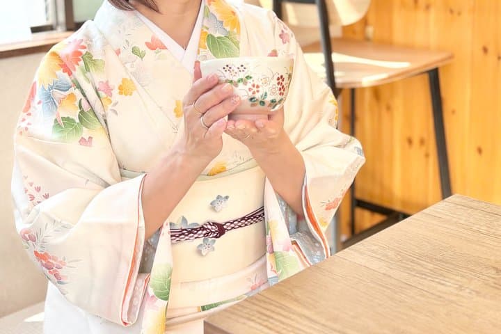 Private Tokyo Tea & Kimono: Use a National Treasure's Kettle — photo 14