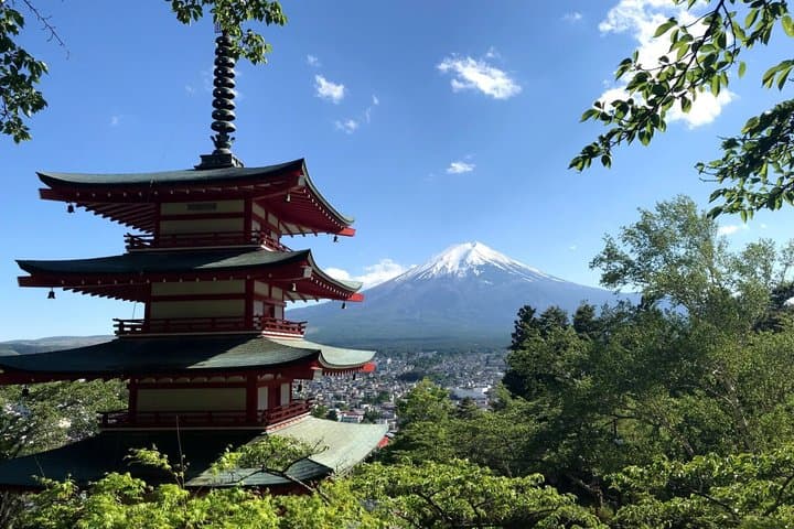 Mt Fuji and Lake Kawaguchi 1-Day Luxury Bus Tour From Tokyo — photo 4
