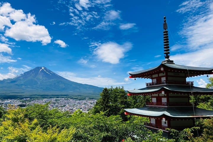 Mt Fuji and Lake Kawaguchi 1-Day Luxury Bus Tour From Tokyo — photo 1