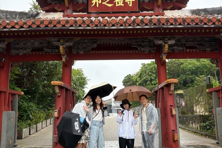 Naha - Shuri Castle Walking Tour with local guides — photo 5