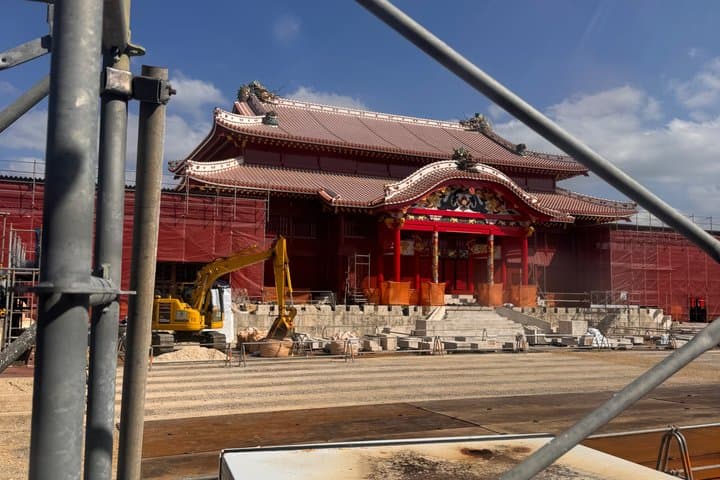 Naha - Shuri Castle Walking Tour with local guides — photo 2