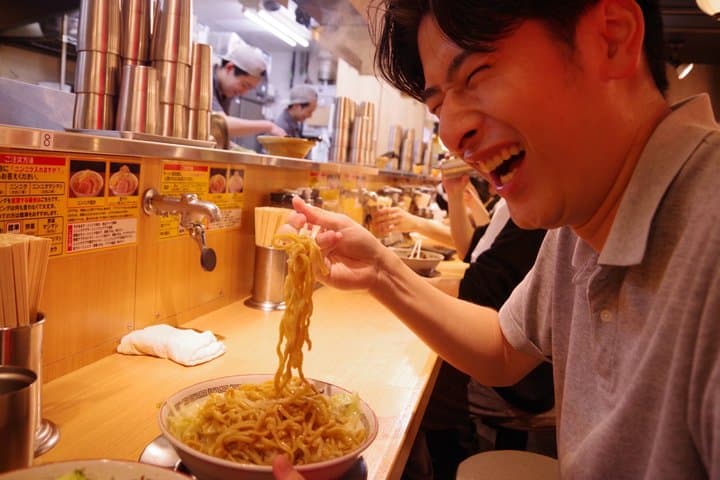 Local Salaryman Tokyo Station Ramen and Izakaya Tour