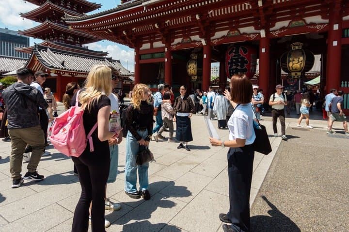 Tokyo: Asakusa, Senso-ji temple & Shrine Walking Tour — photo 3