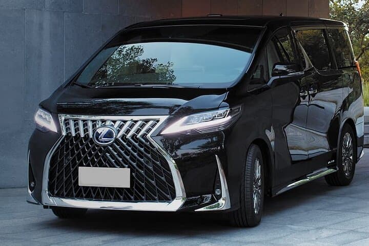 Airport Transfer: Kobe Airport UKB to Kobe City by Business Van
