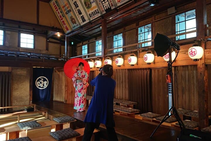"Izushi Eirakukan" Kimono Photo Session Local Tour & Guide