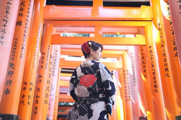 Kyoto: Family-Friendly Kimono & Yukata Experience at WARGO
